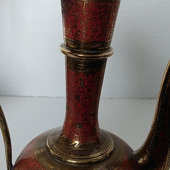 Brass Vintage ornate ewer pitchers w/ lid set of 2 - Picture 12 of 16